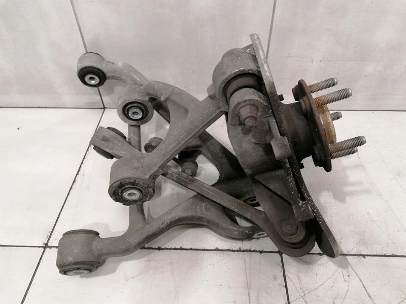 ASTON MARTIN VANTAGE V8 Right Rear Hub 8D33-5A970-AB Radlagergehäuse Hinten Re - Image 6