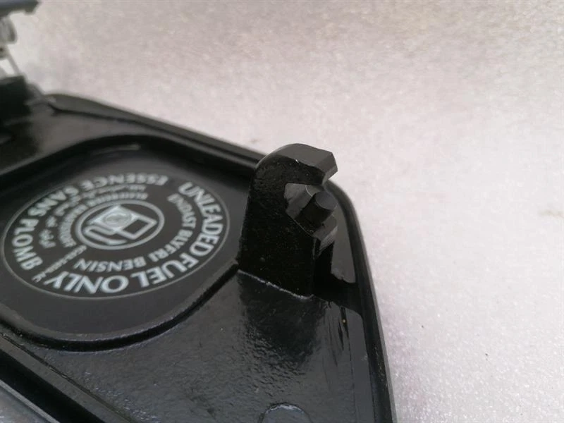 ASTON MARTIN DB9 Volante Fuel filler cap 4G43-9030-AE Tankdeckel Tankklappe - Image 4
