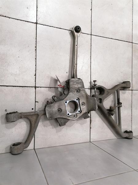 ASTON MARTIN VANQUISH AM310 Left Rear Hub AD23-5A971-AA Radlagergehäuse Hinten