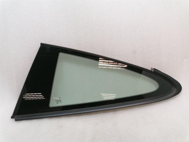 PORSCHE 911 991 Left Rear quarter Glass 99154311100 Türscheibe ¼ Hinten Links