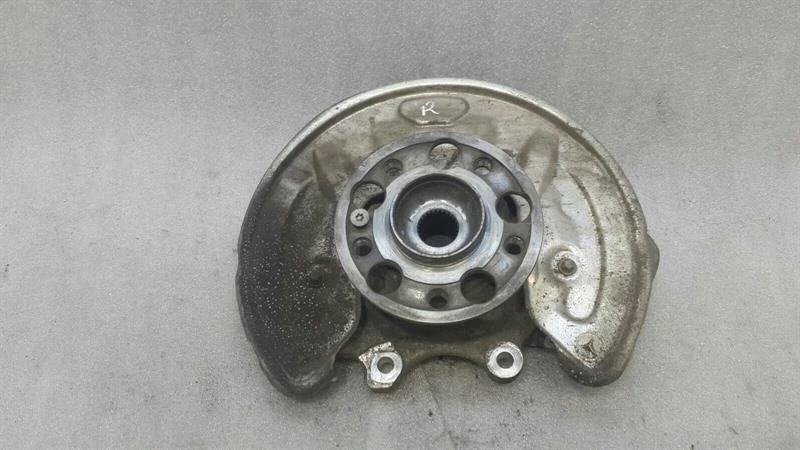 MERCEDES C Class W205 Right Rear Hub A2053500241 Radlagergehäuse Hinten Rechts