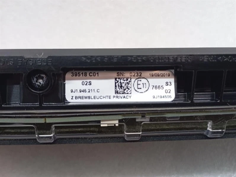 PORSCHE TAYCAN 9J Stop light 9J1945211C Bremsleuchte - Image 5