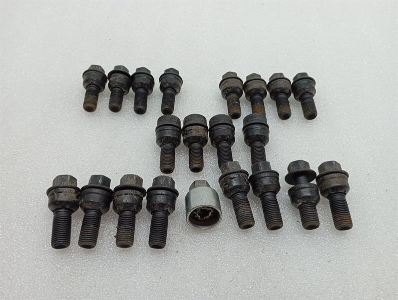 PORSCHE 911 992 Wheel locking bolt set Radschrauben satz