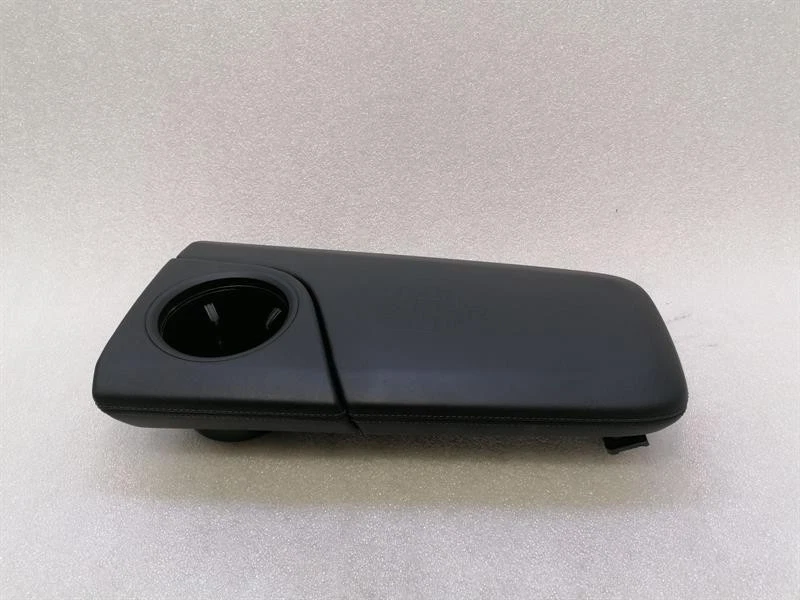 PORSCHE TAYCAN 9J Armrest TAYCAN LOGO RHD Mittelarmlehne Armlehne