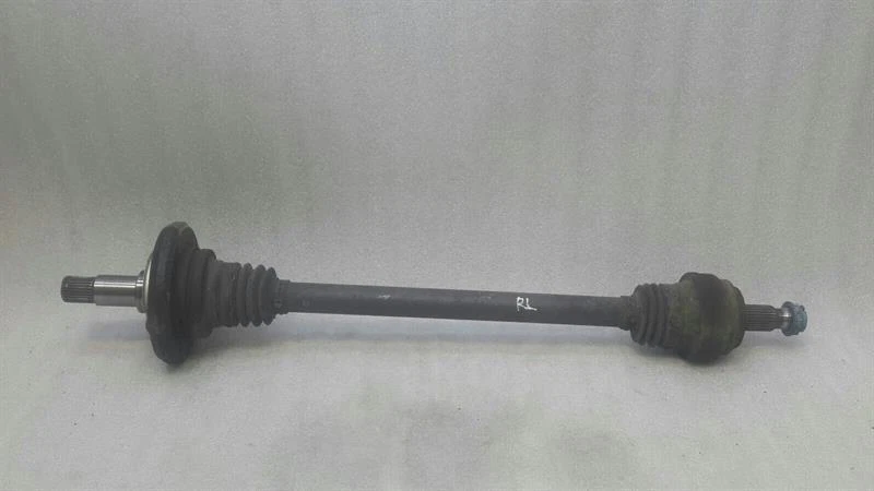 MERCEDES W205 RLH Drive Shaft A2053509708 Antriebswelle Hinten Links C200