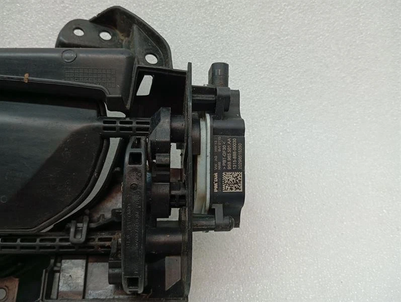 PORSCHE TAYCAN 9J1121753D Radiator grille shutter Luftführungskanal Beschädigt - Image 4