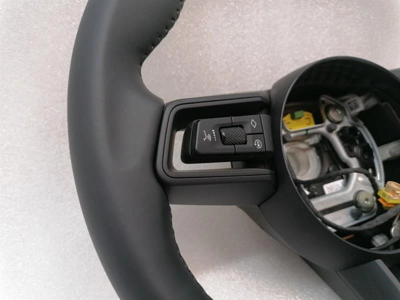PORSCHE TAYCAN 9J Steering Wheel 36 CM Lenkrad HEATED GTS SPORT - Image 7
