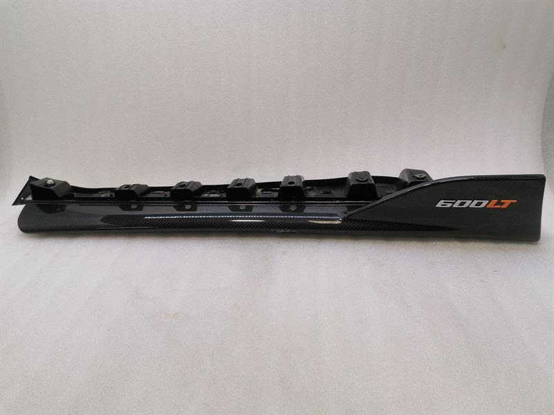 McLaren 600LT Spider 13AC035RP RIGHT DOOR CARBON TRIM