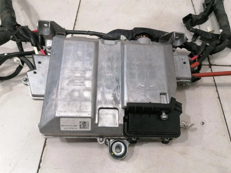 TESLA MODEL 3 Front Drive module 1118182-00-K Vorne Steuergerät - Image 5