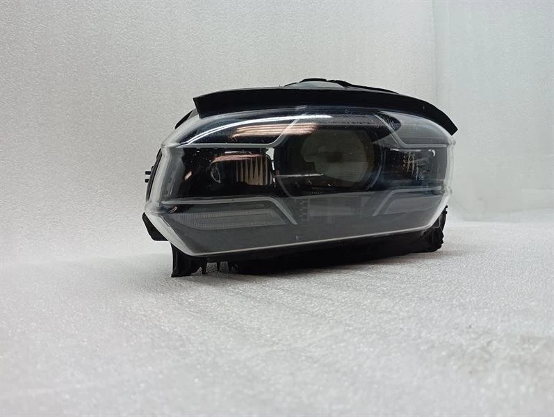 PORSCHE TAYCAN 9J Left Headlight 9JA941059G DEFECT Scheinwerfer Links Beschädigt - Image 2