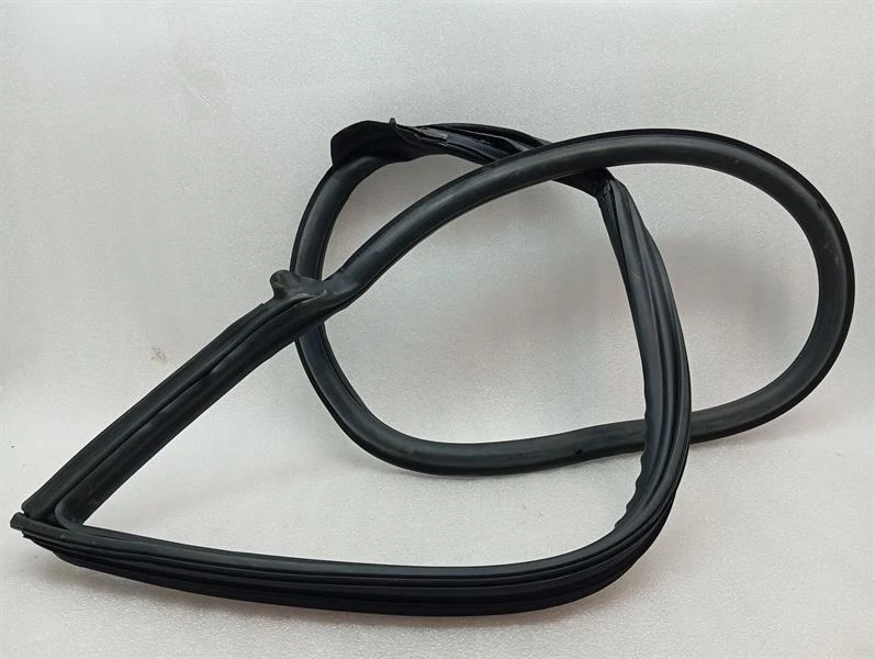 PORSCHE 911 992  Door Seal 992831703E Türdichtungen - Image 2