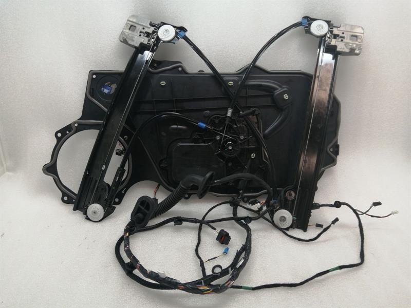 TESLA MODEL 3 Left Front Door Winder 1616442-00-A Fensterheber vorne links