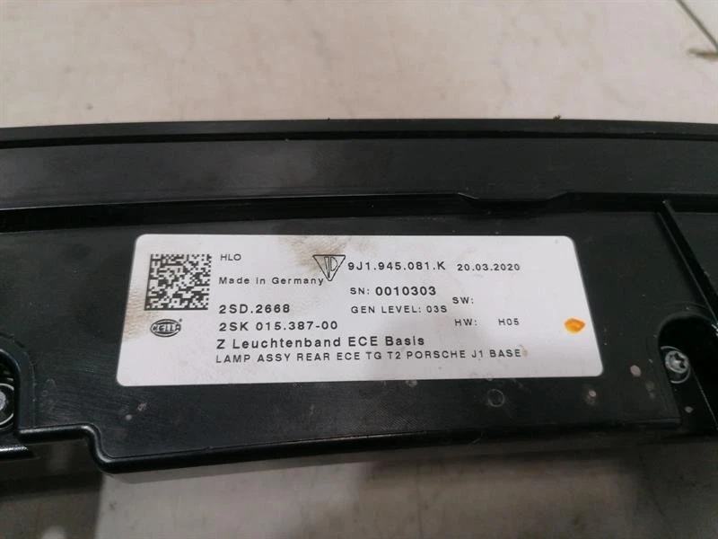 PORSCHE TAYCAN 9J Stop light Strip 9J1945081K Rücklicht Bremsleuchte - Image 5