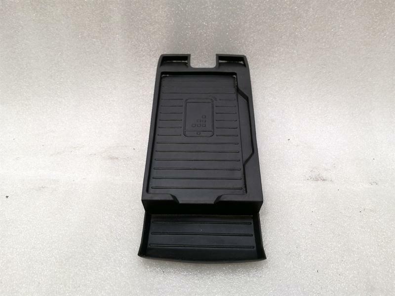 PORSCHE CAYMAN 718 Wireless Phone Charger 9P1035502A Telefon Ladeschale