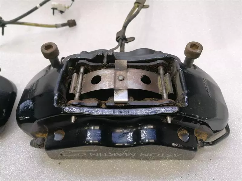ASTON MARTIN DBS V12 Rear caliper set 8D33-2C465-CA Bremssattel Hinten BREMBO - Image 4