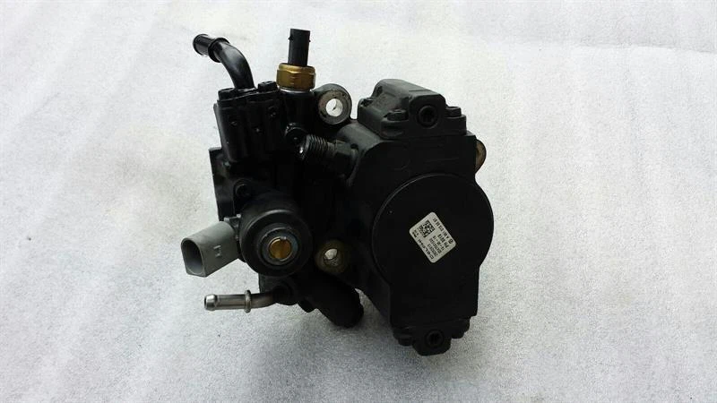 2010 MERCEDES E W212 W204 OM651 A6510700601 Hochdruckpumpe Einspritzpumpe pump - Image 3