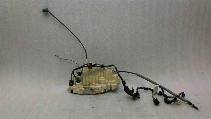 MERCEDES S-class W221  Door lock Rear right A2217303035 Türschloss Hinten rechts