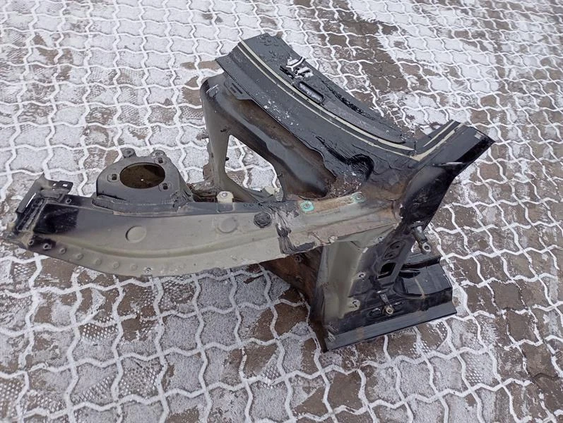 PORSCHE CAYMAN 718 GT4 Left Front Chassis Leg 99150191301 Links Vorne Radhaus