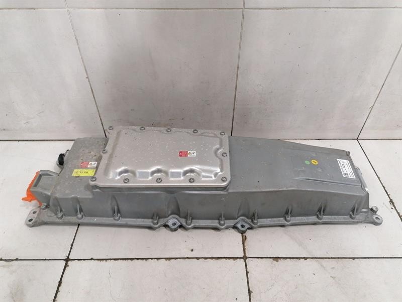 PORSCHE TAYCAN 9J Electronic module 9J1915251M BATTERY ISOLATOR Spannungswandler