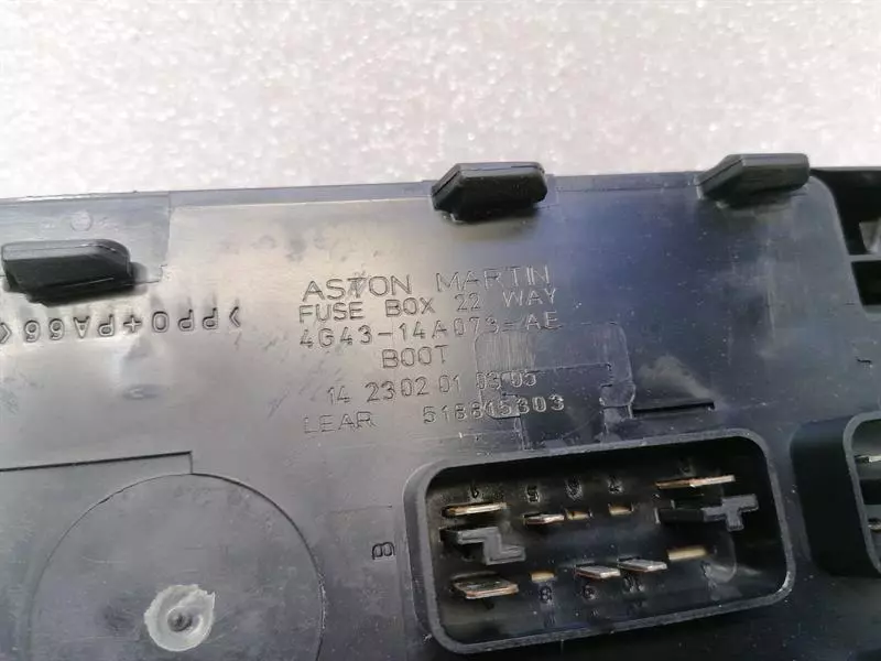 ASTON MARTIN DB9 COUPE Fuse Box 4G43-14A073-AF Sicherungskasten - Image 3
