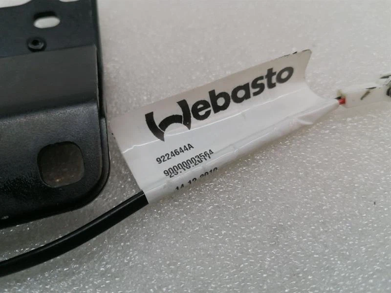 McLaren 570S Spider 9224644A LEFT ROOF LOCK  LINKS DACHSCHLOSS - Image 5