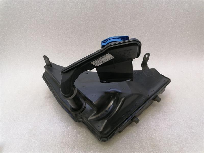 PORSCHE MACAN 95B Washer fluid reservior 95B955451 Wischwasserbehälter