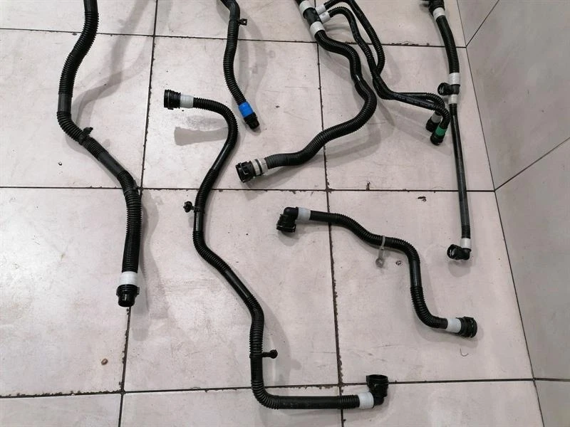 TESLA MODEL 3 Cooling Pipe set 1126916-00-C Kühlwasserschlauch Schlauch satz - Image 4