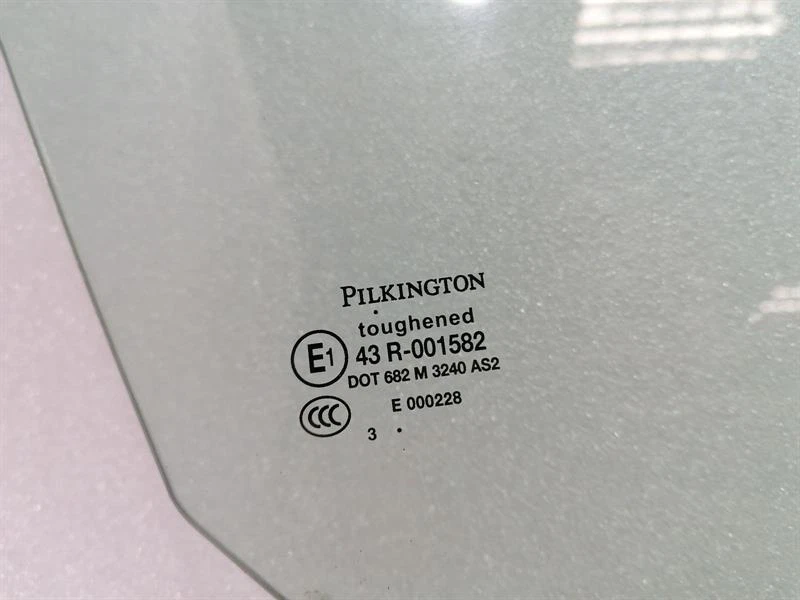 ASTON MARTIN DB9 Volante Right Front Door Glass 4G43-L21410-AB Türscheibe Rechts - Image 3