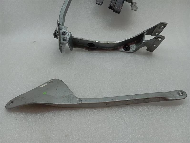 BENTLEY CONTINENTAL GT 18-24 3S 3SD Front wing Bracket 3SD821225C Halter Links - Image 5