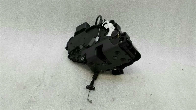 ASTON MARTIN VANQUISH S AM29 Right Door lock 6F6A-A21812-DC Türschloss Rechts - Image 4