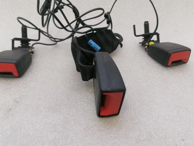 PORSCHE TAYCAN 9J Rear Belt Buckle set 9J1857753B Gurtschloss Hinten Satz - Image 4