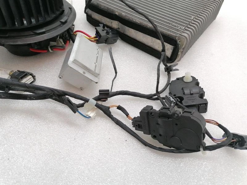 McLaren 720S Coupe Heater Blower 11A4153CP RHD SET Motor Heizungsgebläse - Image 4