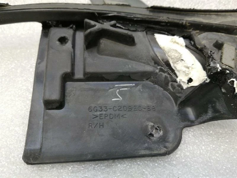 ASTON MARTIN VANTAGE V12 Right Door Seal 6G33-C20920-BB Tur Dichtung Außenpiegel - Image 4