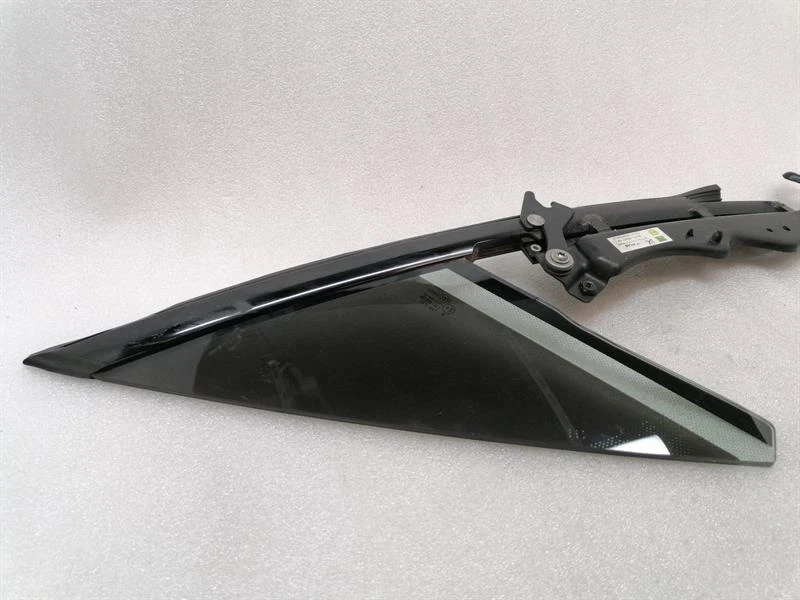 ASTON MARTIN RAPIDE S Left Front 1/4 Glass AD43-C262A37-AL Türscheibe ¼ Vorne LH - Image 3