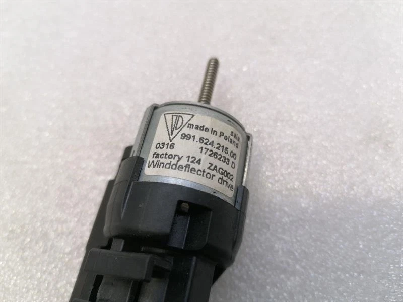 PORSCHE 911 991 99162421500 Winddeflector drive motor - Image 6