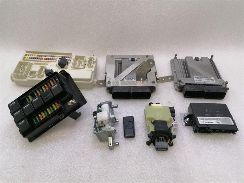 ASTON MARTIN VANTAGE V12 Engine ECU ED23-12A650-AA Motorsteuergerät