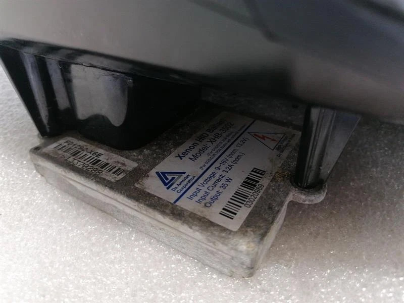 ASTON MARTIN VANTAGE V8 Right Headlight ED23-13W029-BC  LHD BLACK BEZEL - Image 4