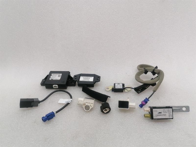 McLaren 570S Spider Aerial / Antenna SET 11M1077CP Antenne SATZ