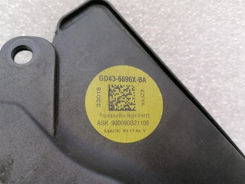 ASTON MARTIN RAPIDE AMR Speaker GD43-6696X-BA RIGHT Lautsprecher - Image 6