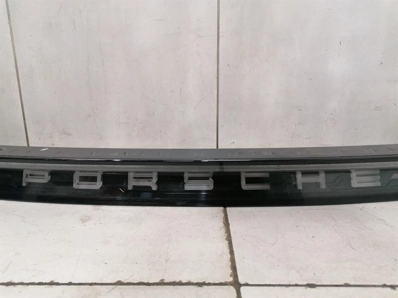 PORSCHE TAYCAN 9J Stop light Strip 9J1945081K Rücklicht Bremsleuchte - Image 3