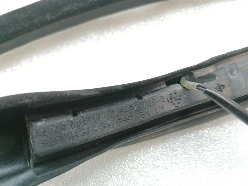 ASTON MARTIN RAPIDE S  Door Seal AD43-F20709-B Türdichtungen LH - Image 4