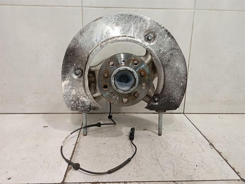BMW 4 M4 G82 G22 RWD Right Front Hub 31 20 8095664 Radlagergehäuse Vorne Rechts