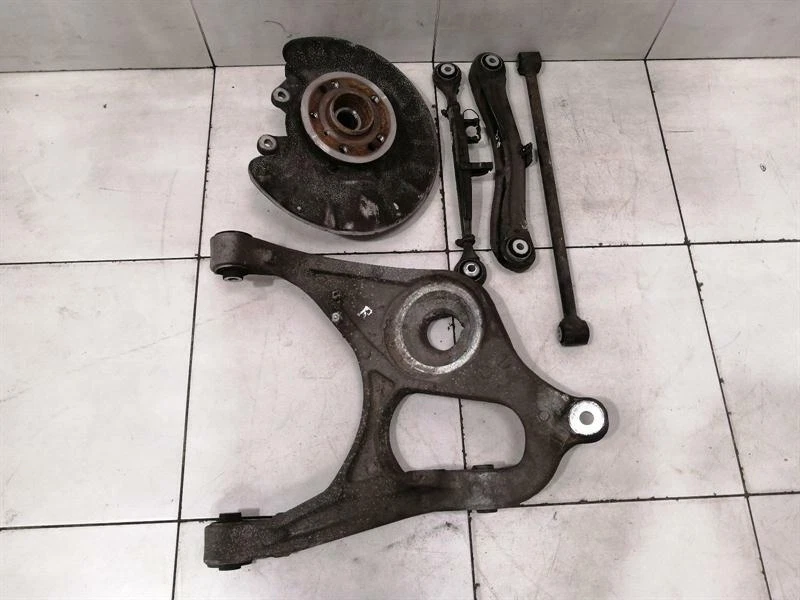 MERCEDES GLS X166 GLS63 AMG Rear Hub A1663500208 Radlagergehäuse Hinten Rechts