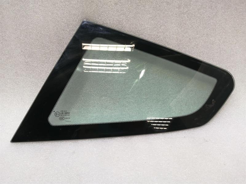 ASTON MARTIN VANTAGE Left Rear quarter Glass 6G33-C29751-BA Türscheibe ¼ Hinten