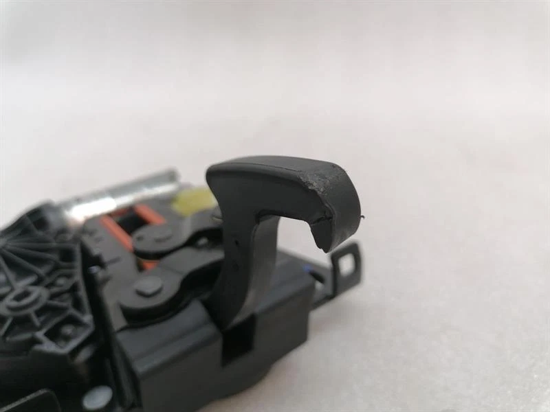 PORSCHE 911 991 99156111700 CABRIO VERDECK SCHLOSS SOFT TOP LOCK ROOF LOCK CATCH - Image 6