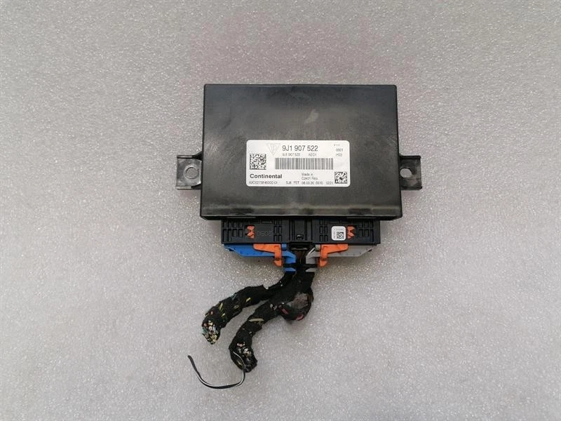 PORSCHE TAYCAN 9J CONTROL UNIT FOR ELECTRIC DRIVE  9J1907522 Steuergerät