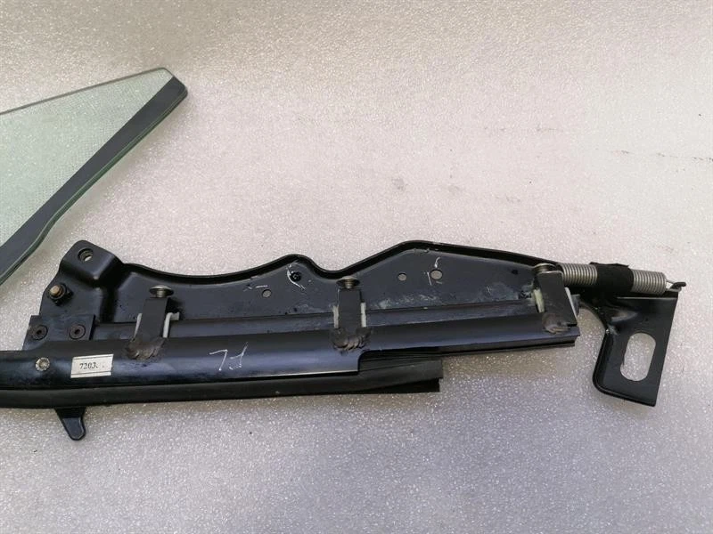 ASTON MARTIN RAPIDE Left Front 1/4 Glass AD43-C262A37-AM Türscheibe ¼ Vorne Link - Image 5