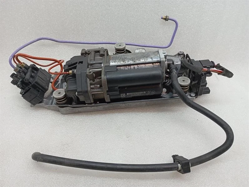 PORSCHE TAYCAN 9J Air Suspension Pump 9J1616006D Kompressor Luftfederung