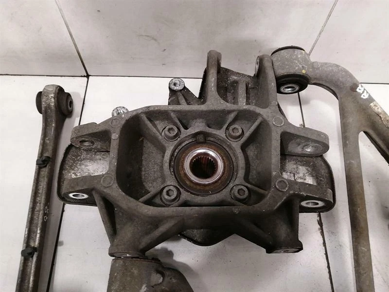 ASTON MARTIN VANTAGE V8 RRH Hub 8D33-5A970-AB Radlagergehäuse Hinten Rechts satz - Image 6