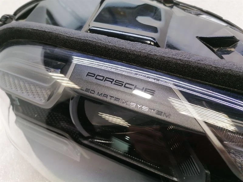 PORSCHE TAYCAN 9J Right 9J1941060F Headlight Scheinwerfer Rechts MATRIX PDLS + - Image 2